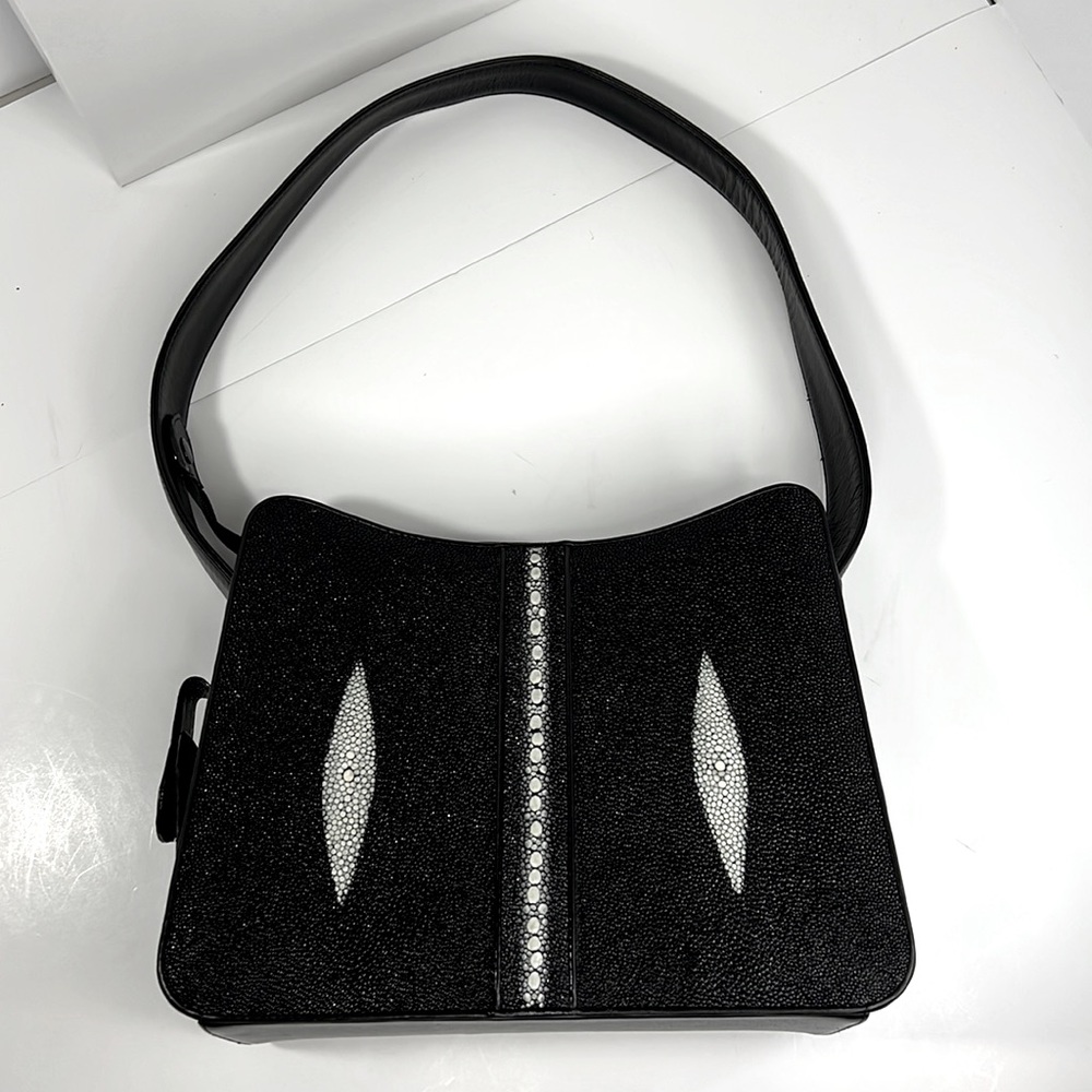 Sea World Stingray Hobo Style Hand Bag - Picture 4 of 15